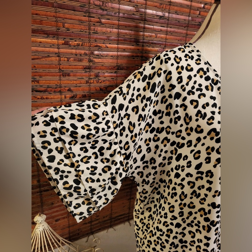 Leopard Print Women's Top - Picture 4 of 5